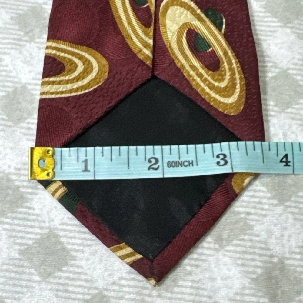 HUGO BOSS Men's 100% Silk Necktie ITALY Designer Geometric Red/Cream/Brown EUC